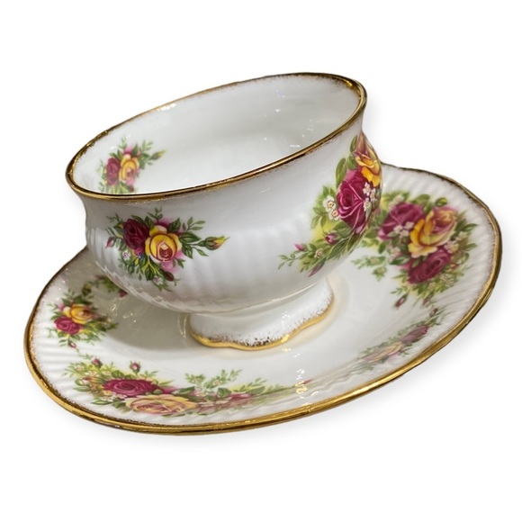 Elizabethan English Garden Fine Bone China Tea Cup & Saucer - Picture 3 of 15